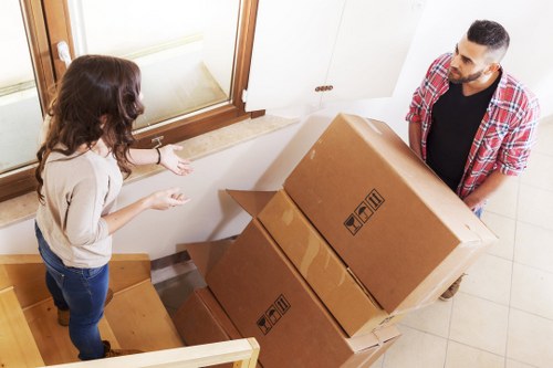 Residential and commercial moving van service around Willesden